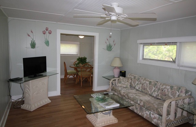 Gemütliches Cottage in St. Lucie Village an der Indian River Lagoon mit einem 250 ft Dock