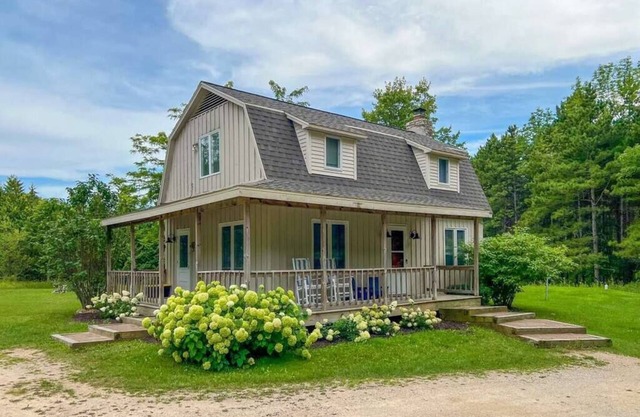 Cozy Cottage in the woods