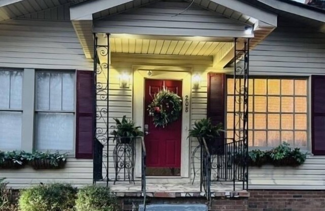 Cozy Cottage in the country, Pet Friendly. 2.8 mil from Tupelo Furniture Market