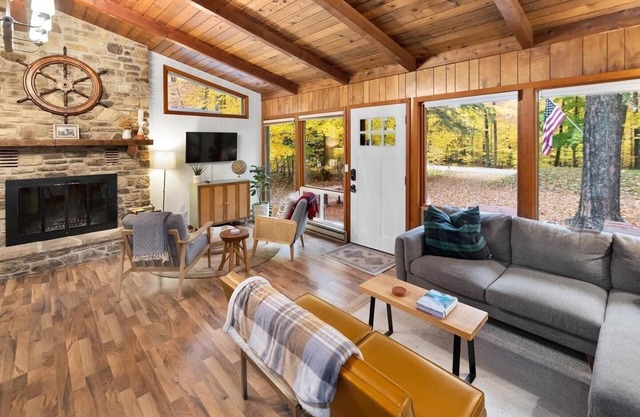 Cozy Cottage in the woods of Northern Door County