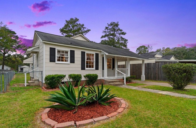 Cozy cottage in the heart of Hattiesburg minutes from everything!