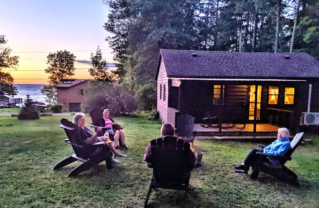 Cottage-Eigenes Badezimmer-Seeblick
