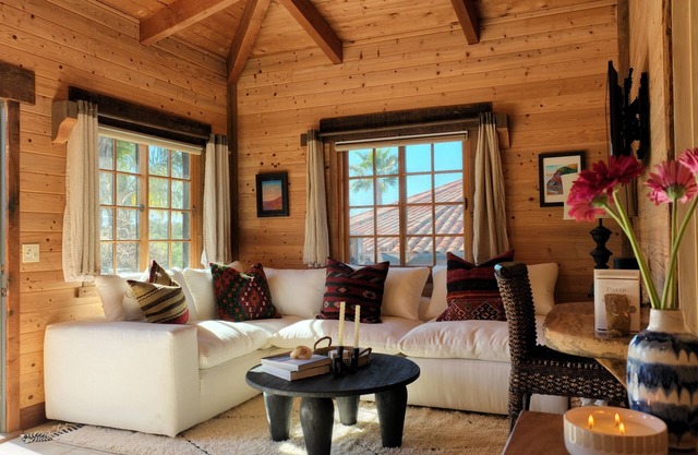 Cozy Cottage nesteled on Horse Ranch 15 min from beach.