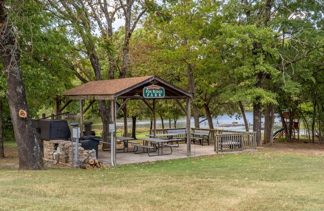 Cottage on 140 Acres | Stocked Lakes, Fishing, Hiking, Fire Pit, Playground