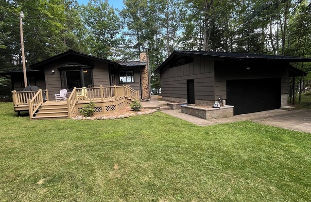 Cozy cottage on Bearskin Lake!