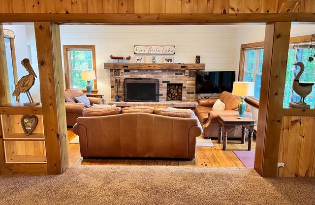 Cozy Cottage on Four Mile Lake