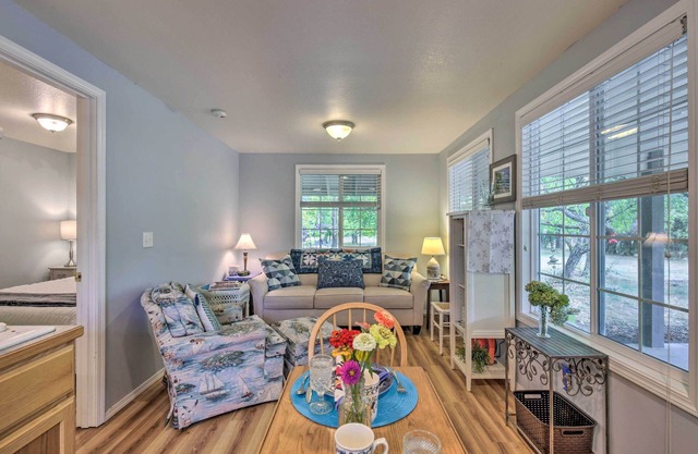 Cozy Cottage on Flower Farm w/ Baker Creek Views!