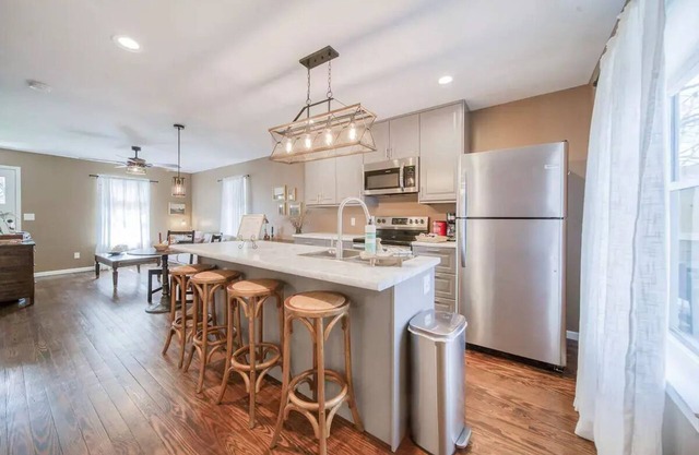 Cozy Cottage on Historic Route 66, minutes away from Wineries & Restaurants.