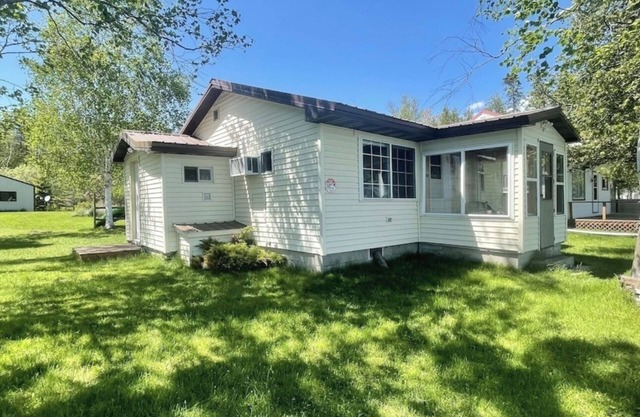 Cozy Cottage on Indian Lake with Dock and A/C