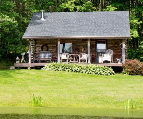 Cozy Cottage on Pond