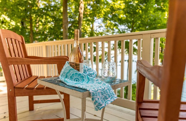 Cozy Cottage on Skaneateles Lake