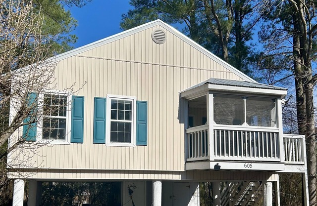 Cozy cottage on the canal in Bethany Beach