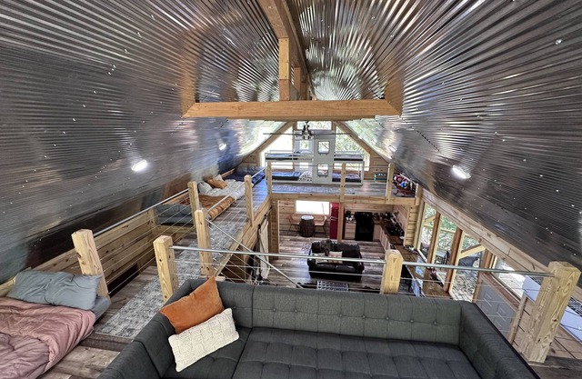 Cozy Cottage on the Caddo River