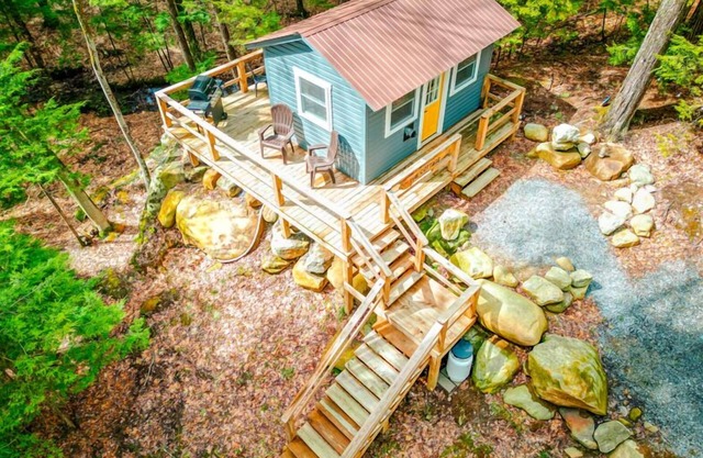 Cozy Cottage overlooking stream on 60 acres