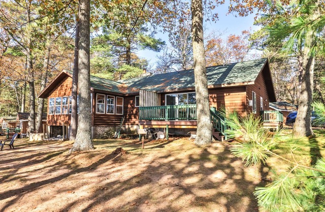 Cottage 9 - Hiller's Pine Haven - Gemütliches Ferienhaus & Kamin mit Blick auf den See