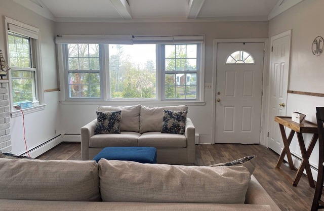 Cozy Cottage Ponquogue Hampton Bays