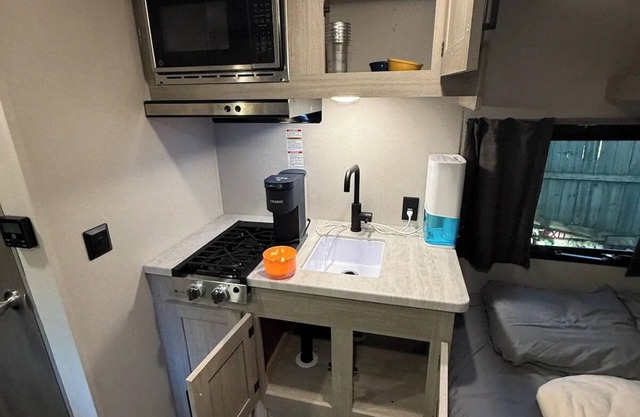 Cozy Cottage Airbnb SuperHost Long Term