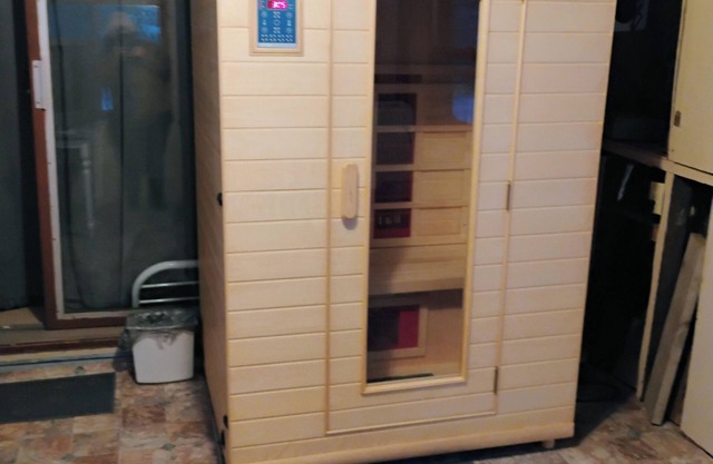 Cozy Cottage w/ Hot Tub, Sauna & EV Charger!!