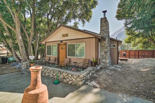 Cozy Cottage with Grill - 5 Mi to Mt Baldy Resort!