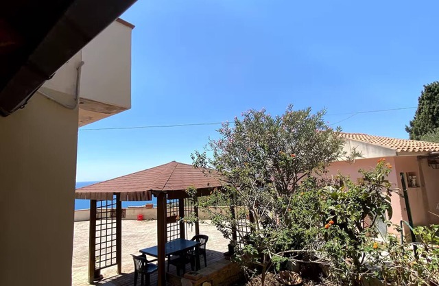Cozy cottage with panoramic sea view and bathtub in Montesole, Licata