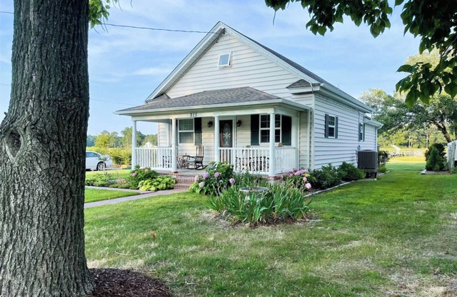 Cozy Cottage with Private Dock- Chesapeake Bay/ Cambridge (Pet-Friendly)