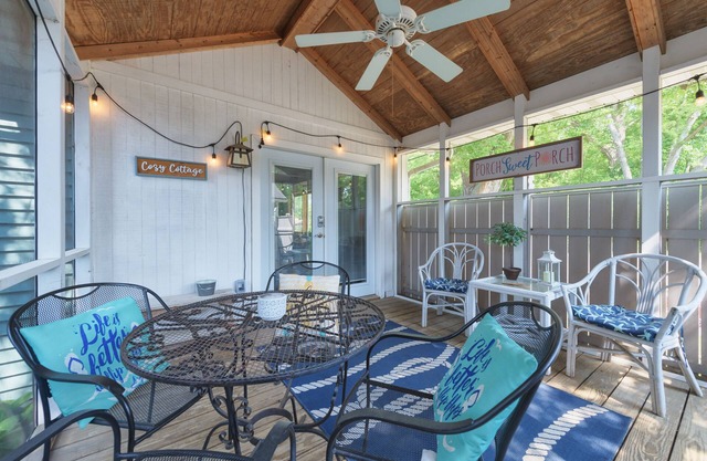 Cozy CottageSuper cute vacation rental - Just 1 block from beach access to Lake Michigan!