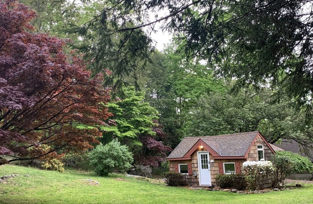 Cozy country cottage in horse country ,private 1 hour toNYC