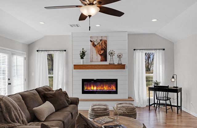 Cozy Country Retreat Just Outside The City