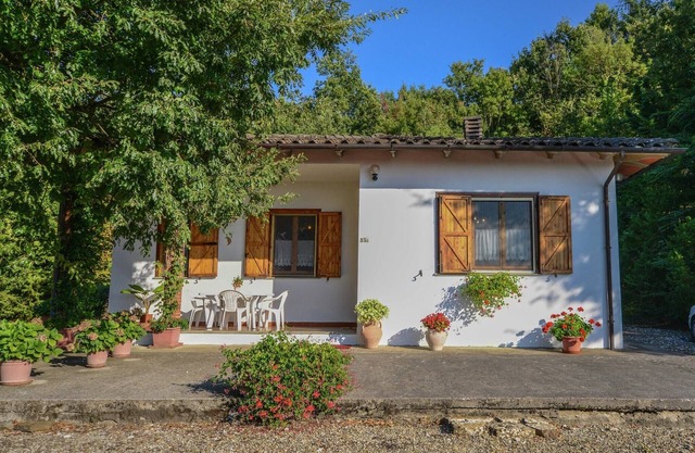 Ferienhaus in Magione mit Garten