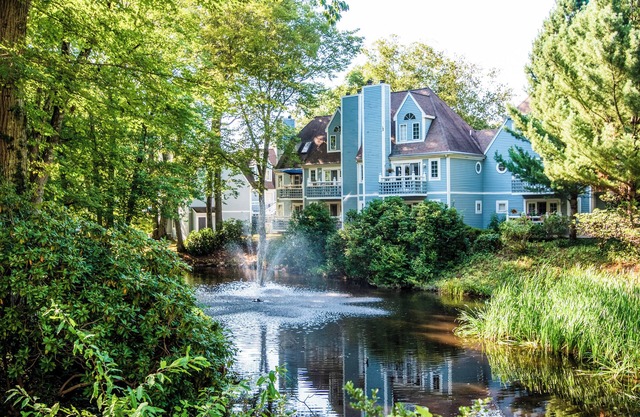 Cozy Couples Getaway with Golf Course View & Spa