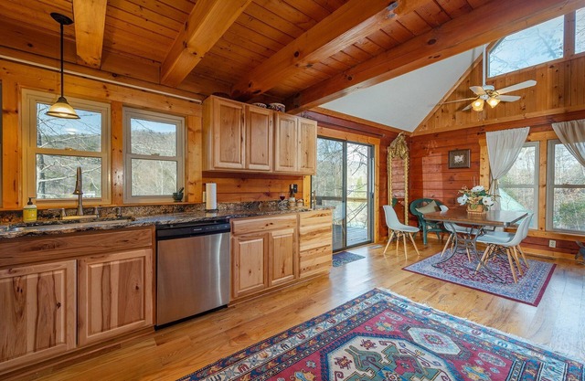 Cozy Cove Cabin | Pet Friendly & Creek Access