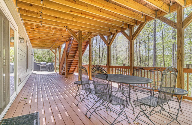Cozy Cove on Lake Keowee!
