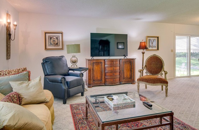 Cozy ‘Cranfield Cottage’ ~ 2 Mi to Norfork Lake!