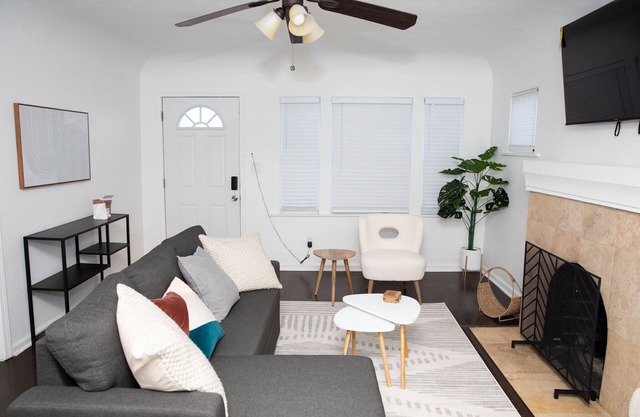 Cozy Crib In City Heights