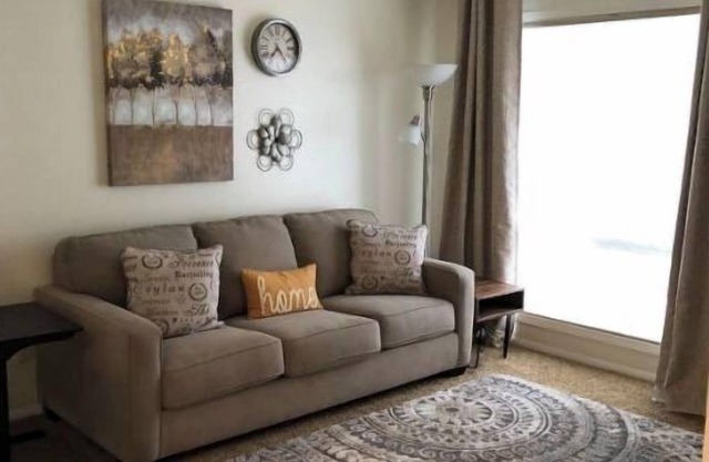 Cozy & Cute 2nd floor apartment
