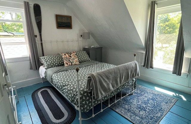 Cozy Deer Isle Farmhouse Retreat
