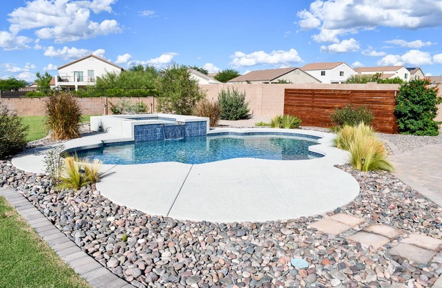 Cozy Desert Gem with Pool and Hot tub