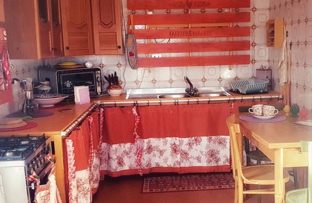 Cozy detached apartment with sea view and furnished covered terrace