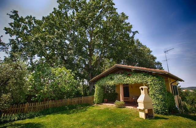Gemütliches Einfamilienhaus in einem kleinen privaten Park unweit von Pisa.