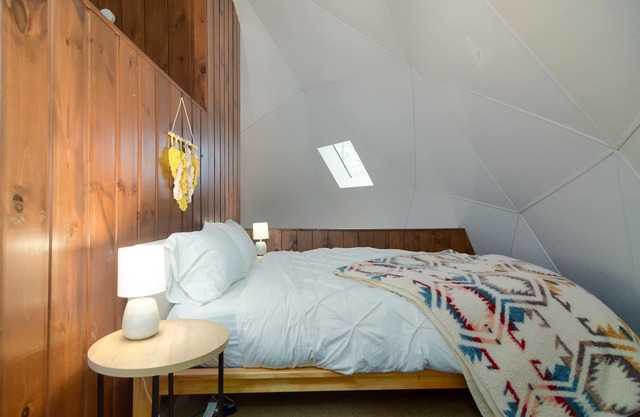 Cozy Dome w/Sauna on Diamond Lake, Cable WI