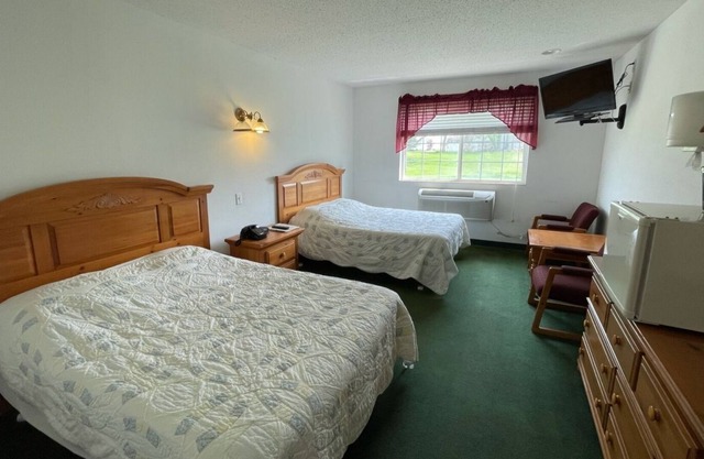 Cozy Double Full Basic Room with Free Parking!