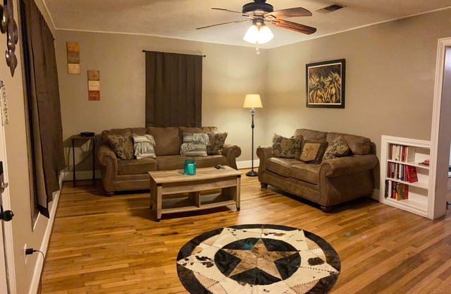 Cozy Downtown Home