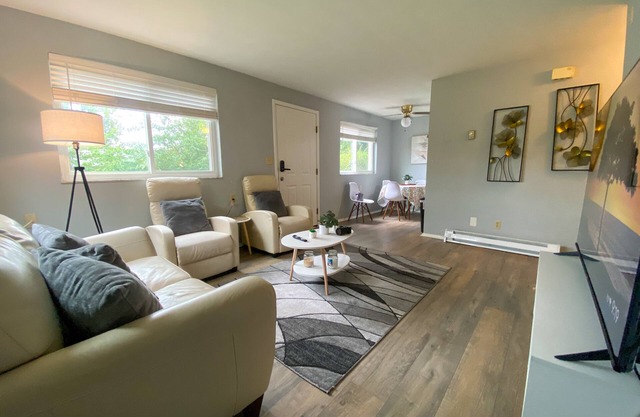 Cozy Downtown Retreat