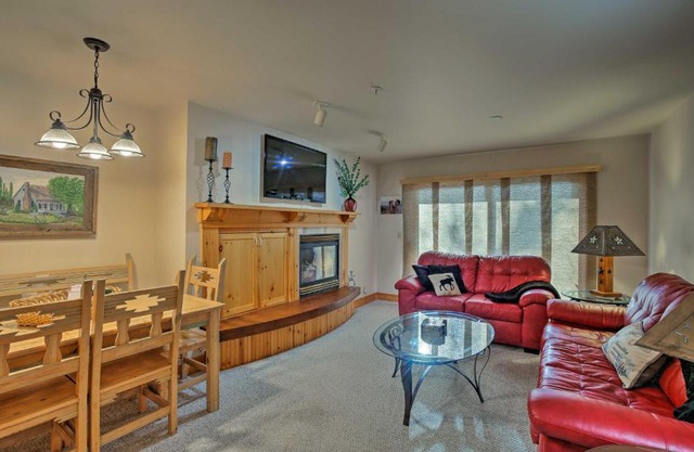 Cozy Driggs Condo with Hot Tub and Ski Shuttle Service