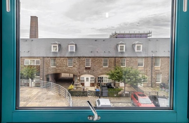 Cozy Dundee Apartment with a View