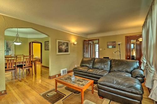 Cozy Duplex Half Mi to Magic Bag and Woodward Ave!