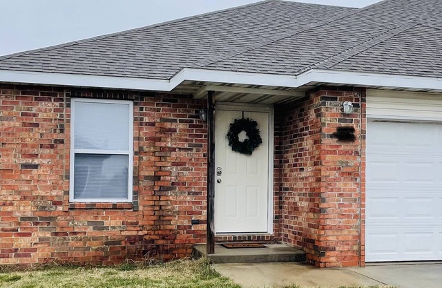 Cozy duplex in quiet neighborhood right down the road from city park.