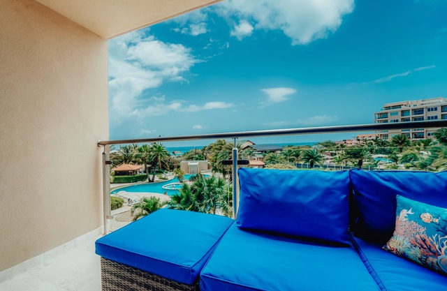 COSY EAGLE BEACH VIEW CONDO