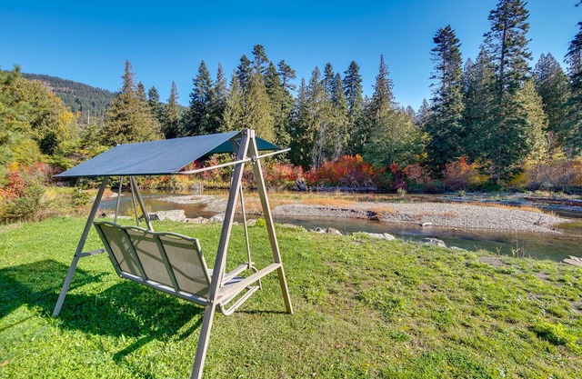 Cozy Easton Cabin on the Yakima River!