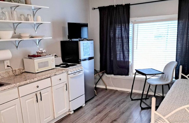 Cozy Efficiency Apartment #22